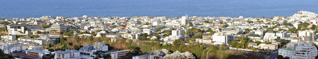 Avec ses 130.000 habitants, Saint-Denis-de-La-Réunion est la plus grosse métropole de l'Outre Mer français