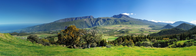 Vue panoramique du Piton des Neiges