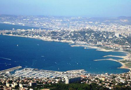 Vue Marseille depuis massi de Marseilleveyre - Wikipedia Emichou
