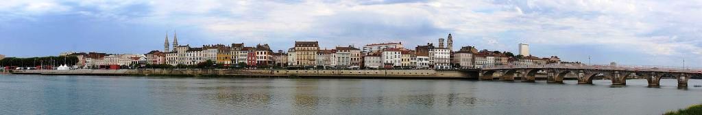 Wikipedia-Quais de Mâcon-CC BY SA 4.0