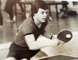 19 - Serge au Ping Pong en pleine action