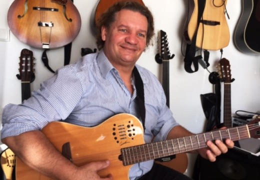 Gilles Guillou / Guitariste compositeur en Pays d’Aix-en-Provence